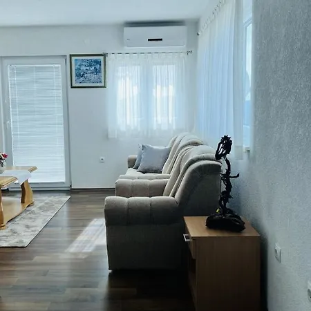 House Of Wine Susac بيت للعطل يوبوسكي