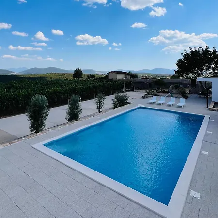 Holiday home House Of Wine Susac